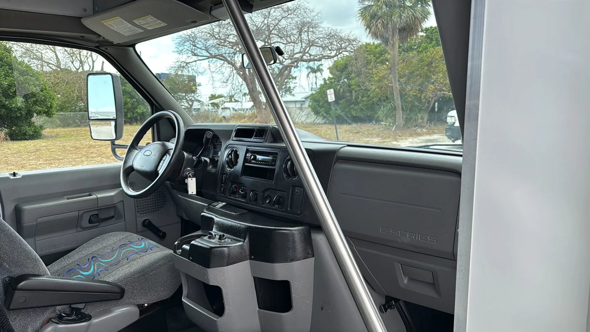 Used 2015 Ford E-350 and Econoline 350 Super Duty RWD image 12