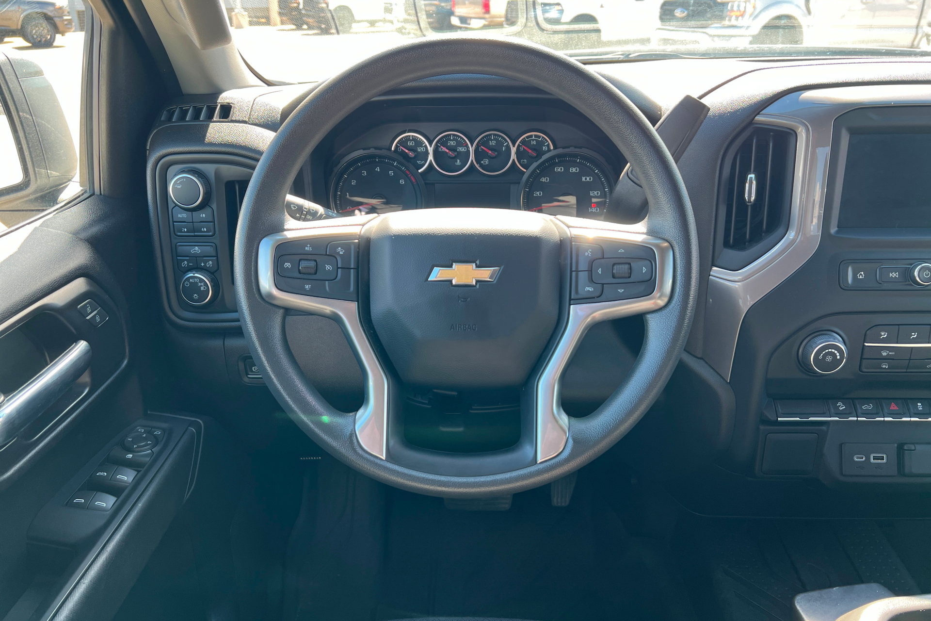Used 2022 Chevrolet Silverado 1500 W/T w/ Z71 Off-Road Package AWD/4WD image 12
