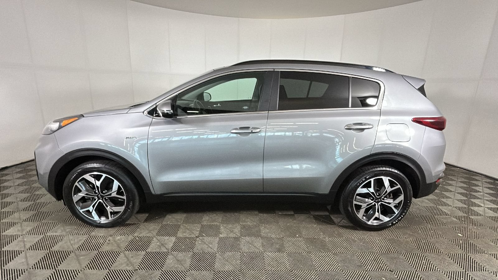 Used 2022 Kia Sportage EX w/ EX Technology Package AWD/4WD image 6