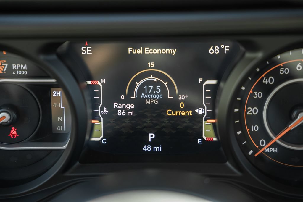 New 2025 Jeep Wrangler Unlimited Rubicon w/ Convenience Group AWD/4WD image 39