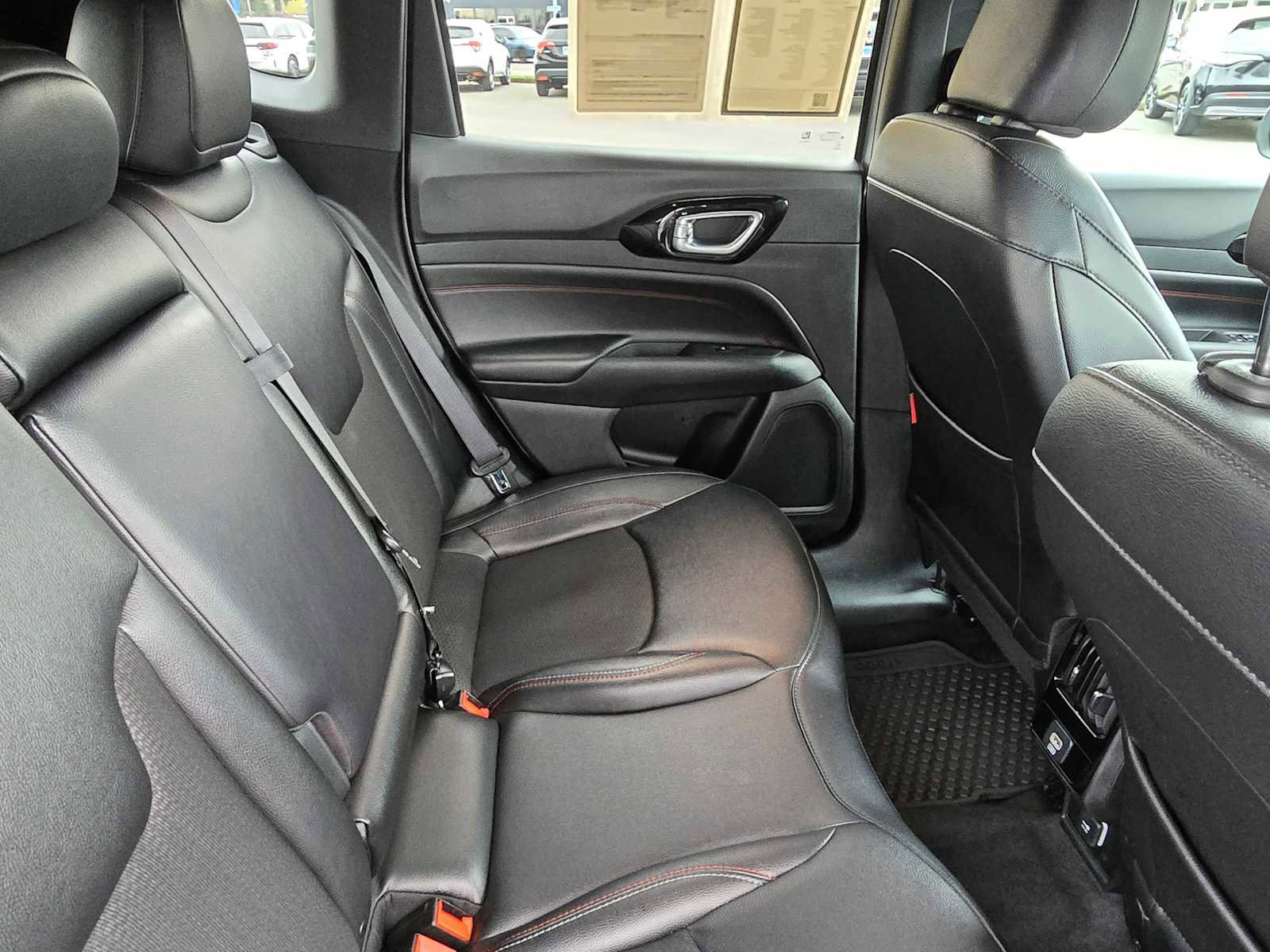 Used 2024 Jeep Compass Trailhawk image 12