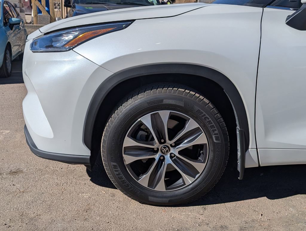 Used 2020 Toyota Highlander XLE image 9