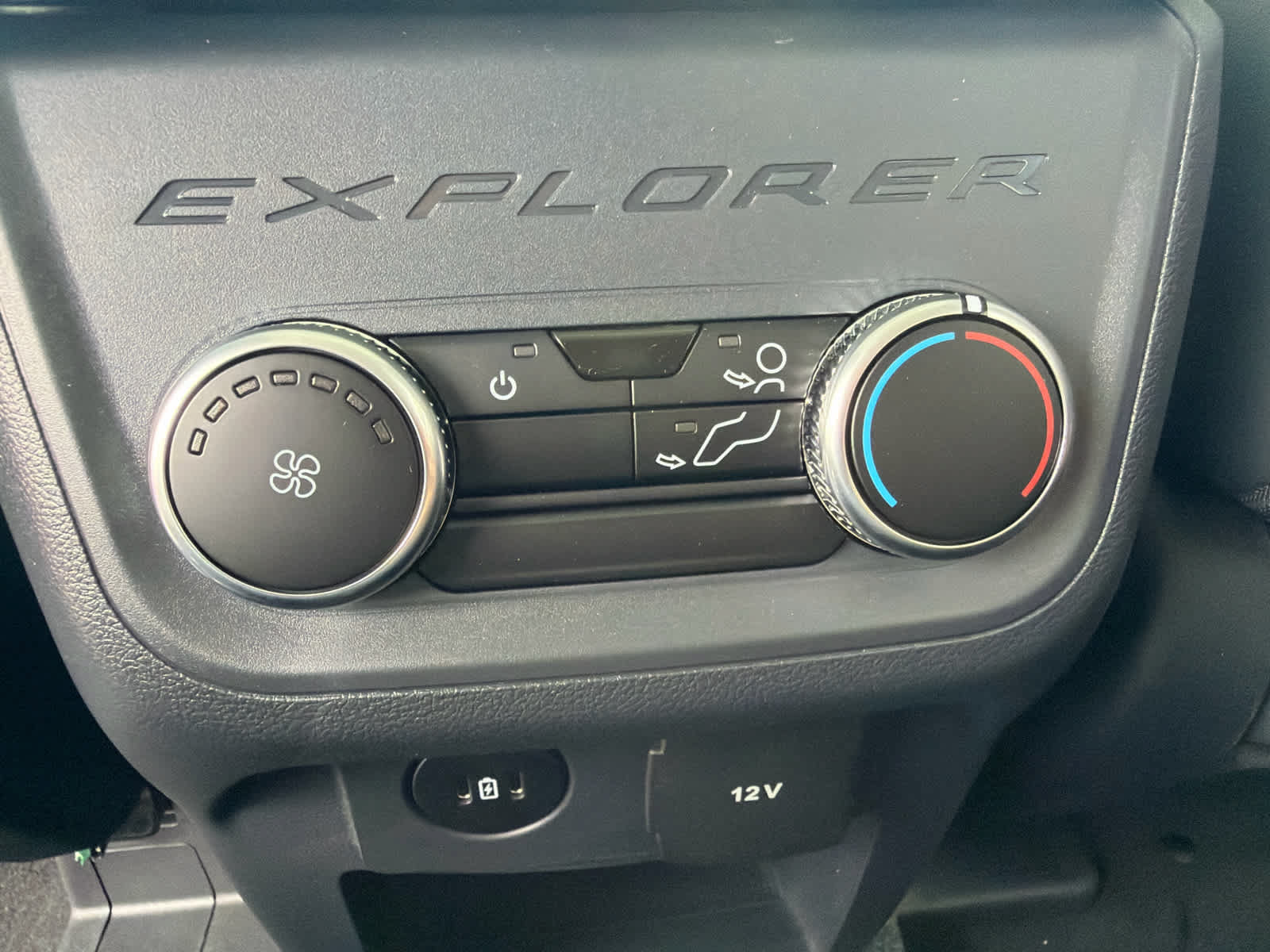New 2026 Ford Explorer Active w/ Active Comfort Package AWD/4WD image 12