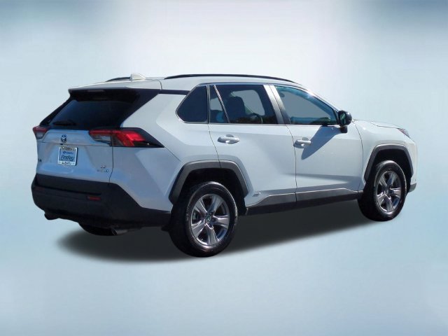 Used 2024 Toyota RAV4 LE AWD/4WD image 7