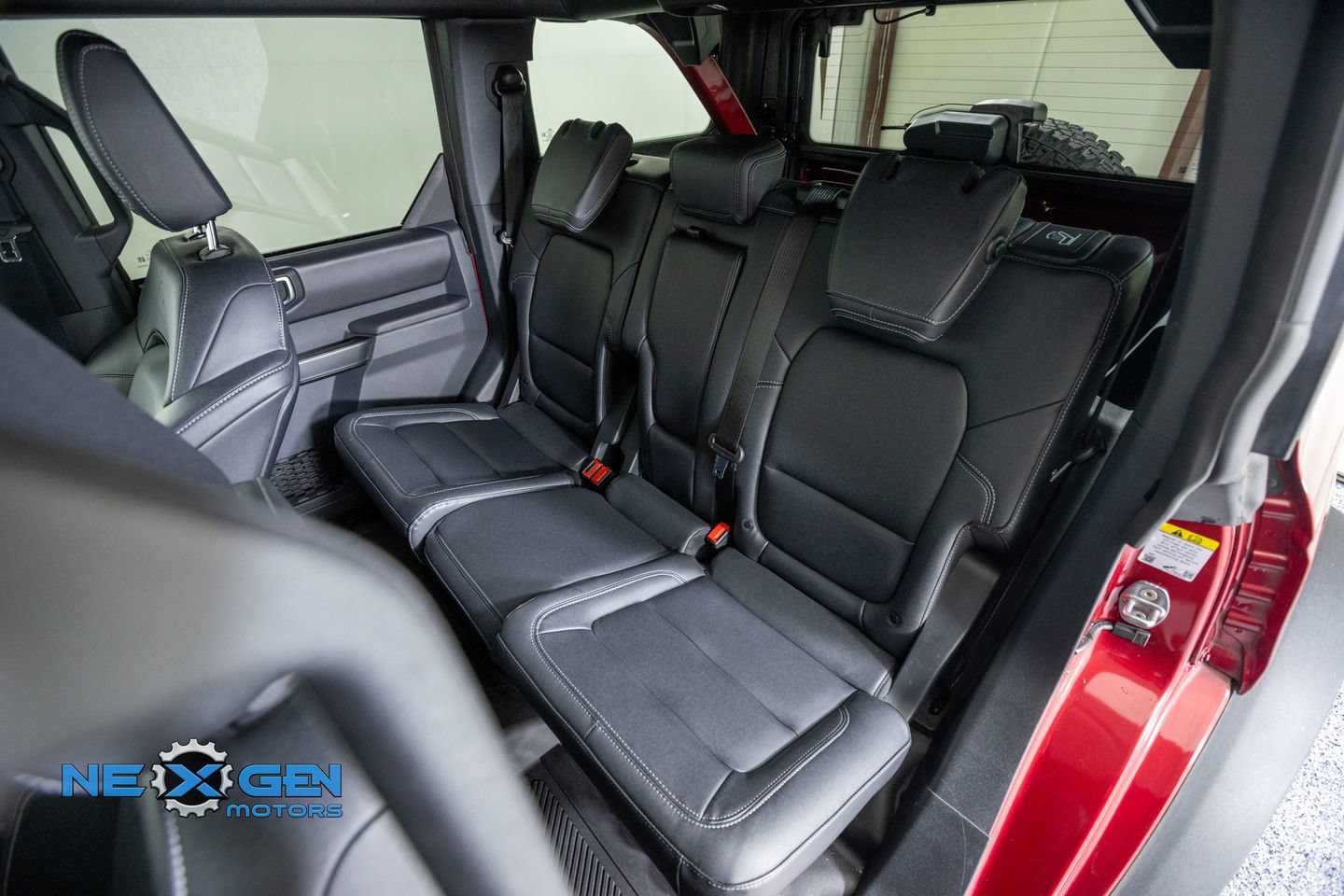 Used 2025 Ford Bronco Badlands AWD/4WD image 37