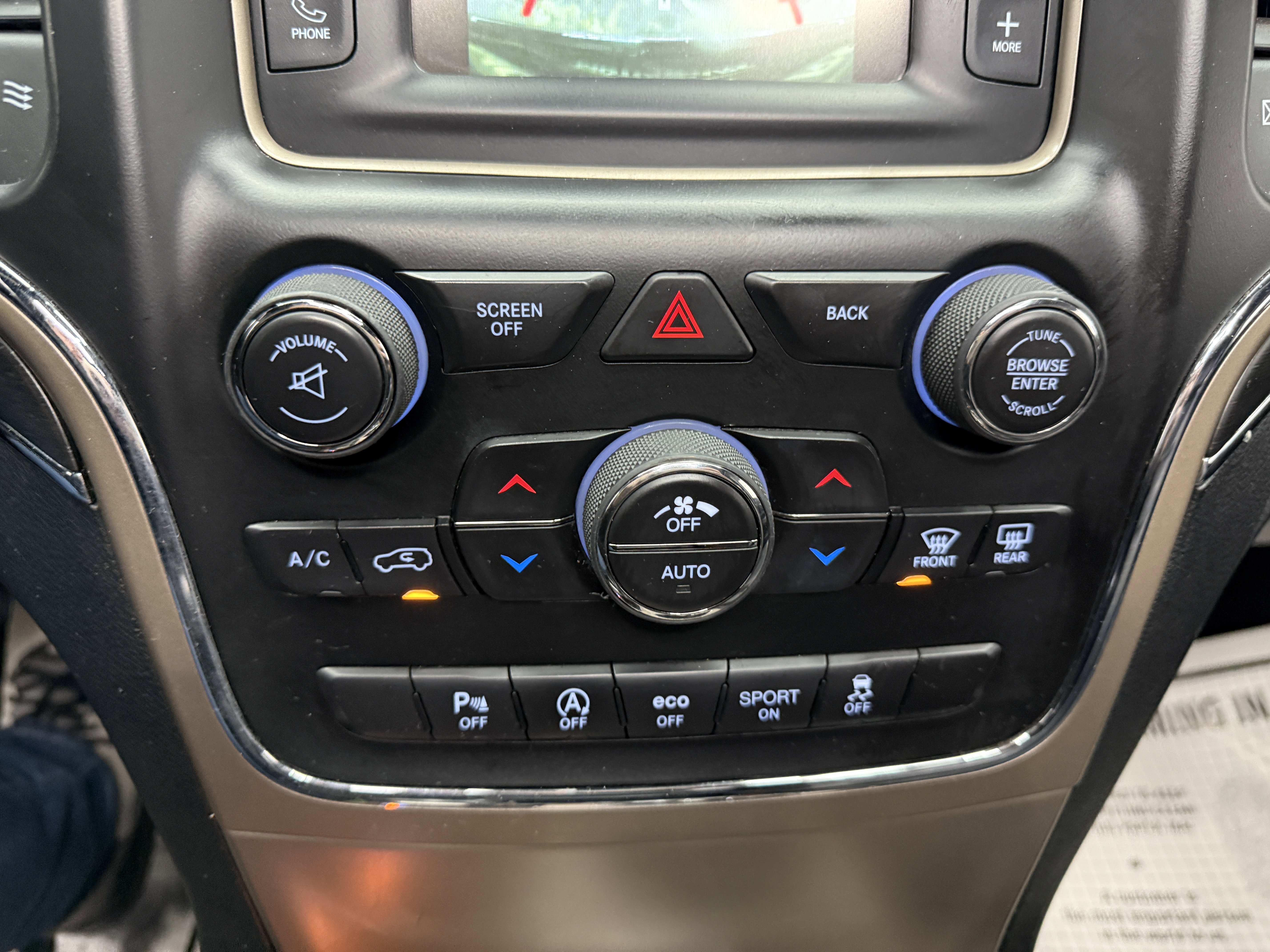 Used 2017 Jeep Grand Cherokee Limited image 16