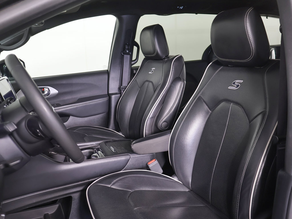 Used 2025 Chrysler Pacifica Limited FWD image 27
