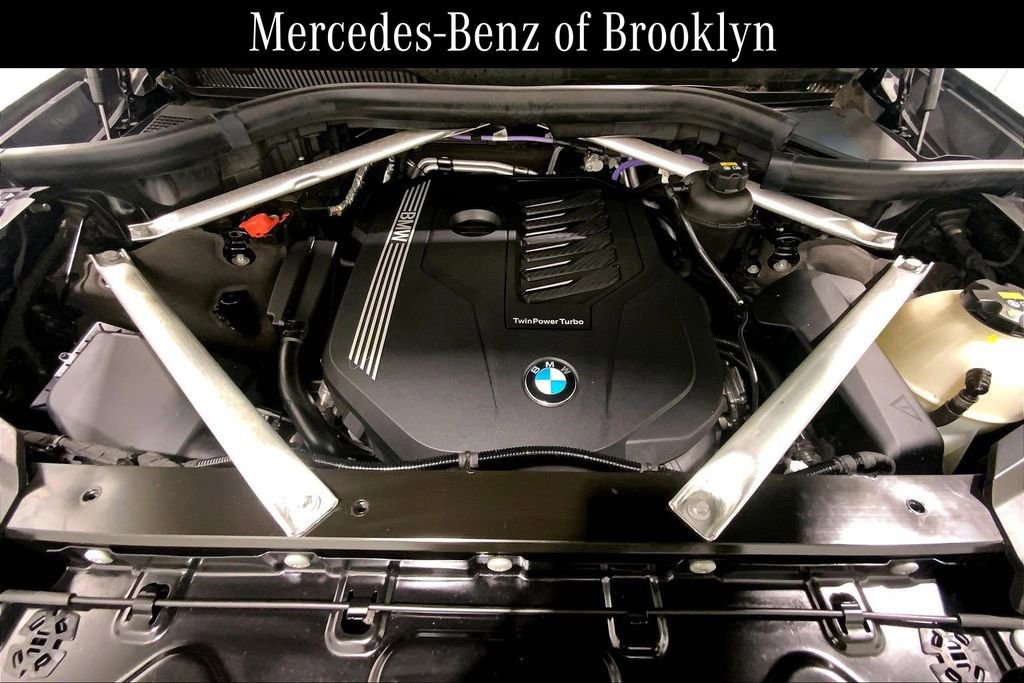 Used 2021 BMW X7 xDrive40i w/ Premium Package 2 image 30