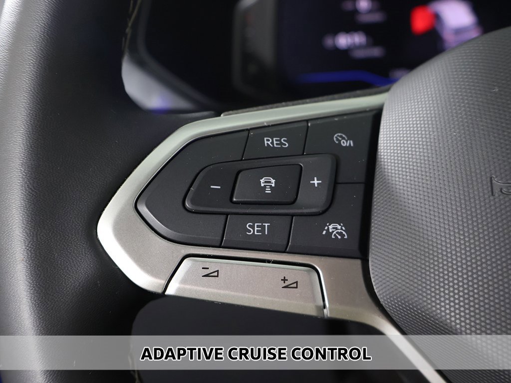 Used 2022 Volkswagen Taos SEL image 4