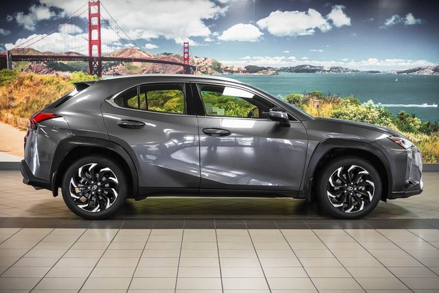 Used 2022 Lexus UX 200 200 Base w/ Accessory Package (Z2) image 5