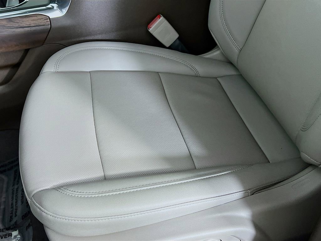 Used 2026 GMC Sierra 3500 SLT w/ SLT Premium Package image 17