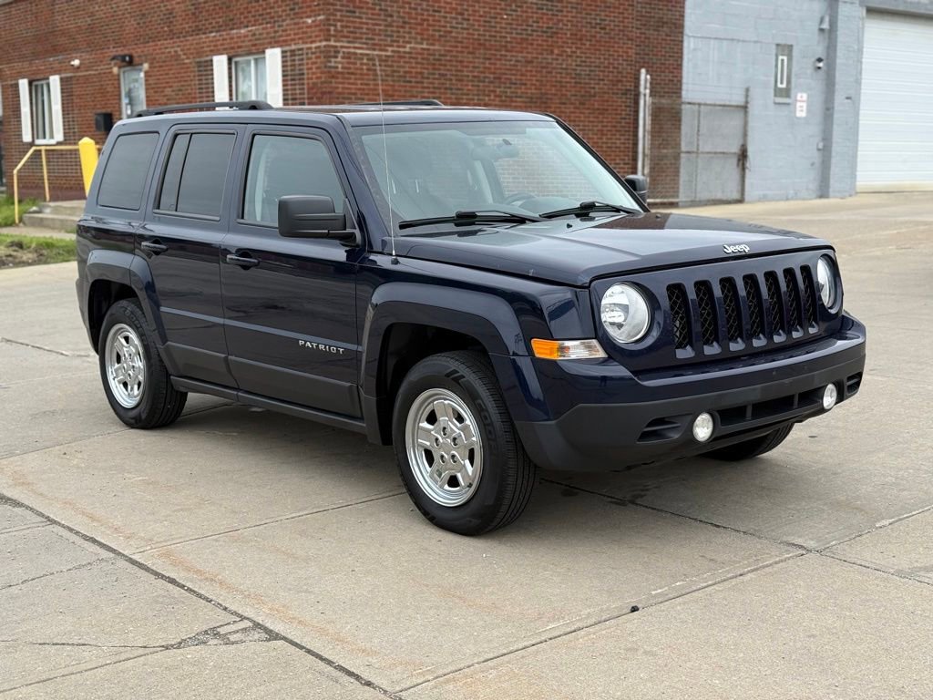 Used 2015 Jeep Patriot Sport w/ Power Value Group FWD image 4