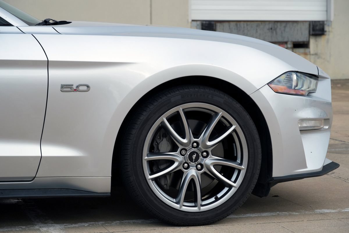 Used 2018 Ford Mustang GT Premium w/ Equipment Group 401A RWD image 28