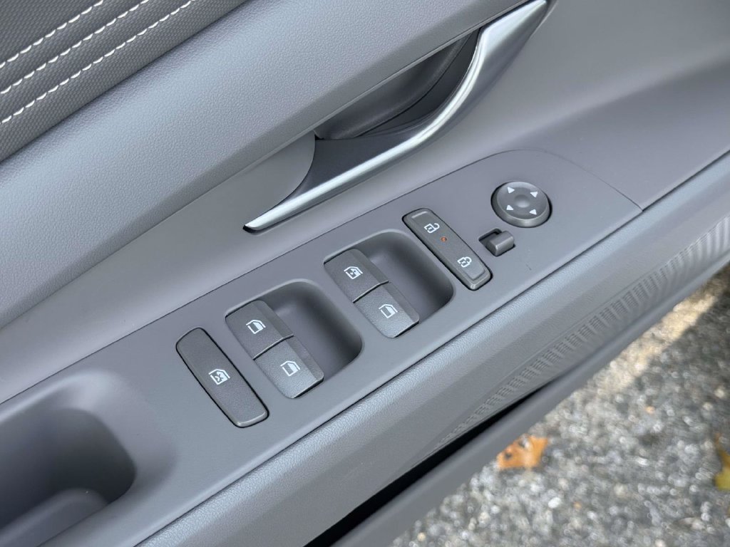 New 2026 Hyundai Elantra SEL Sport Premium FWD image 13