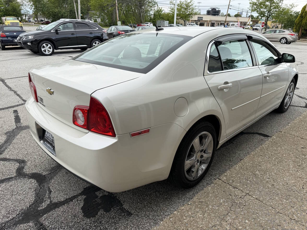 Used 2011 Chevrolet Malibu LT w/ White Diamond Premium Package FWD image 9