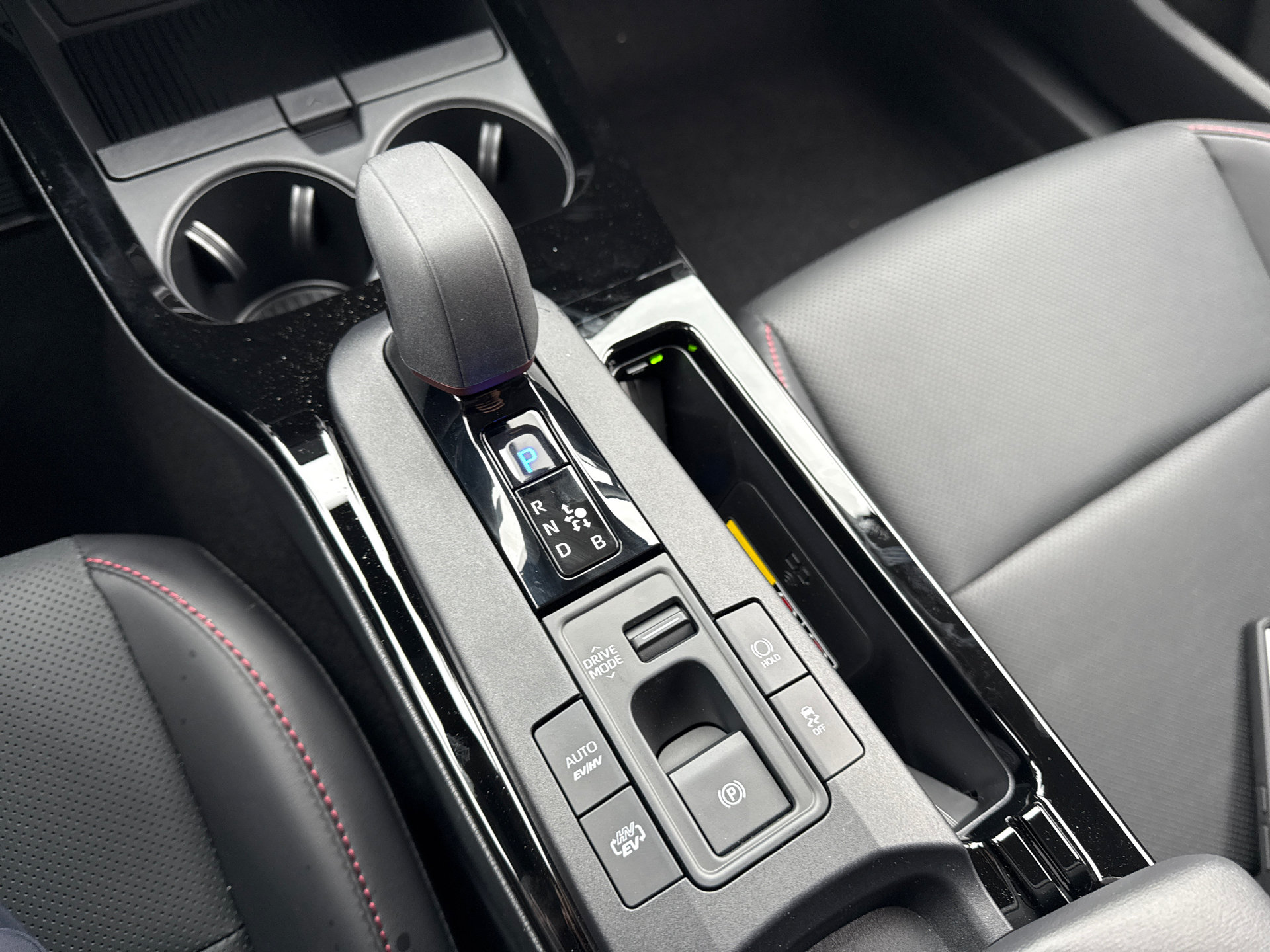 New 2026 Toyota Prius Plug-In Hybrid FWD image 24