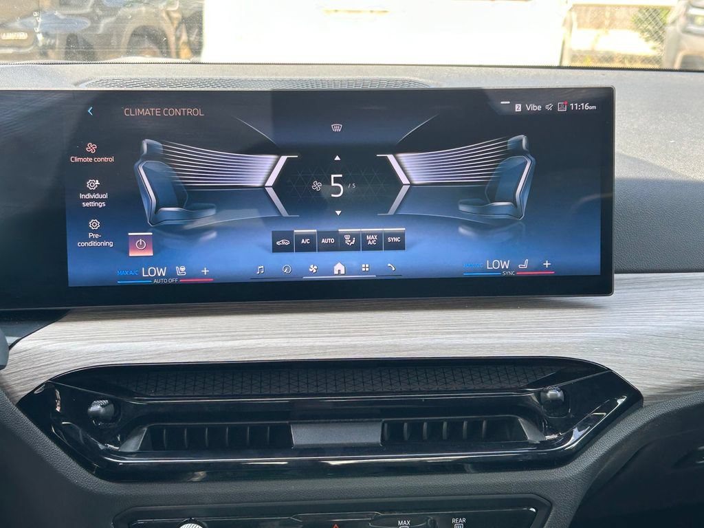 Used 2025 BMW 330i Sedan RWD image 19