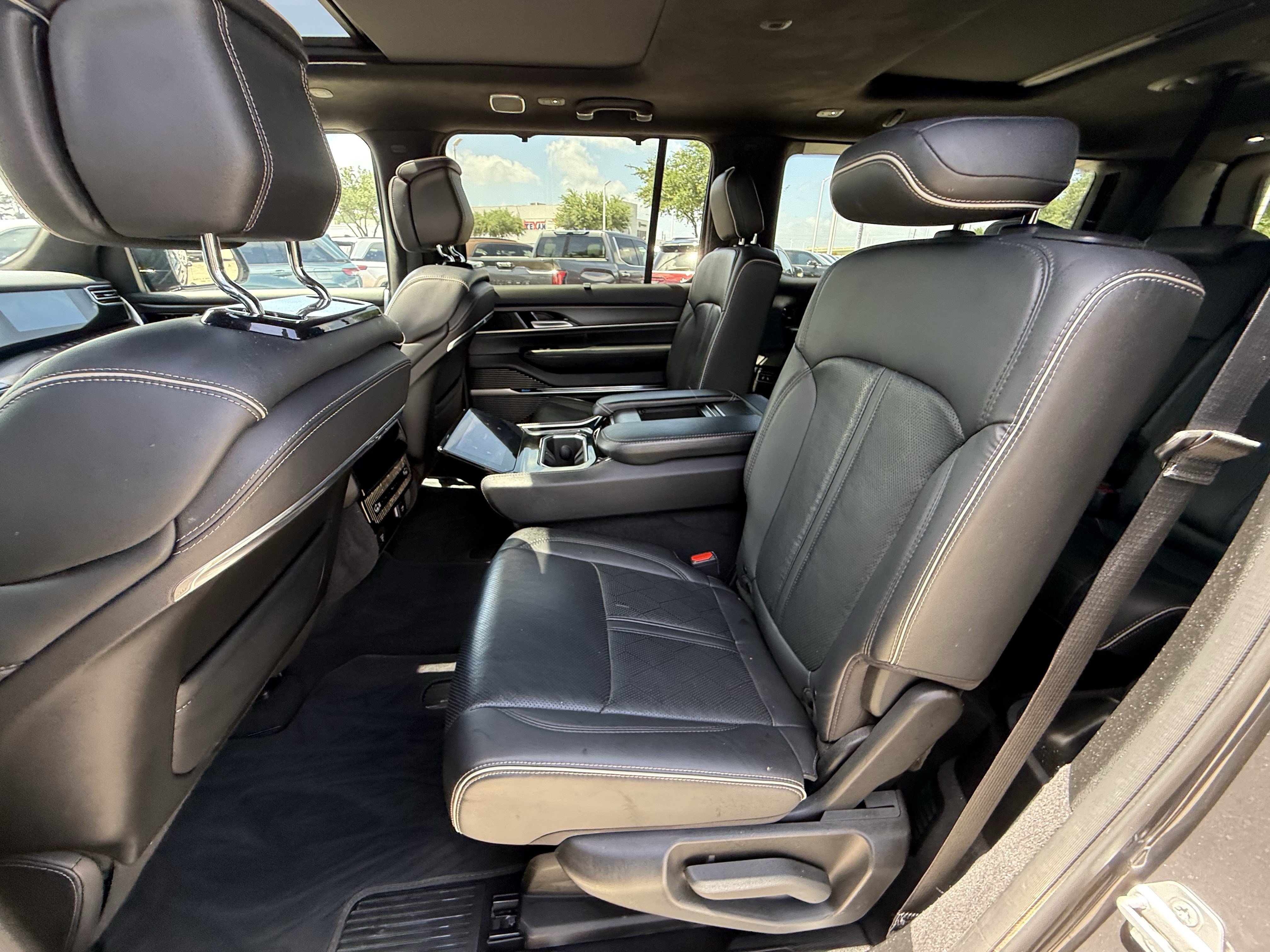 Used 2024 Jeep Grand Wagoneer L Series II w/ Quick Order Packagew 28T AWD/4WD image 30