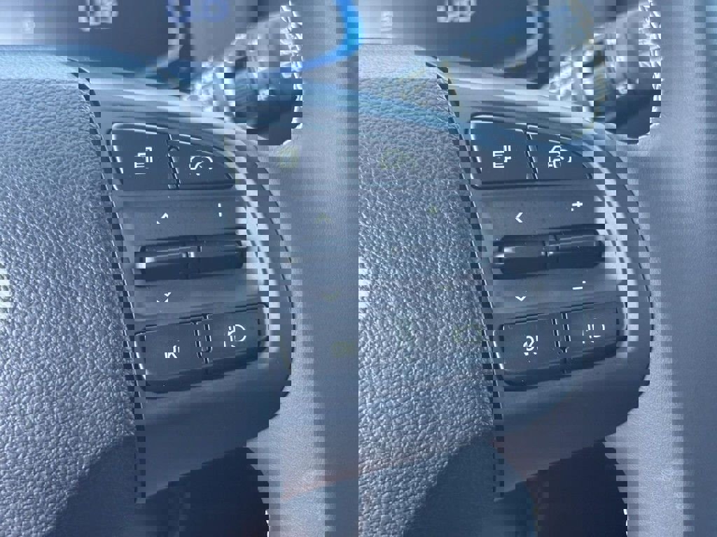 Certified 2025 Hyundai Venue Limited image 13