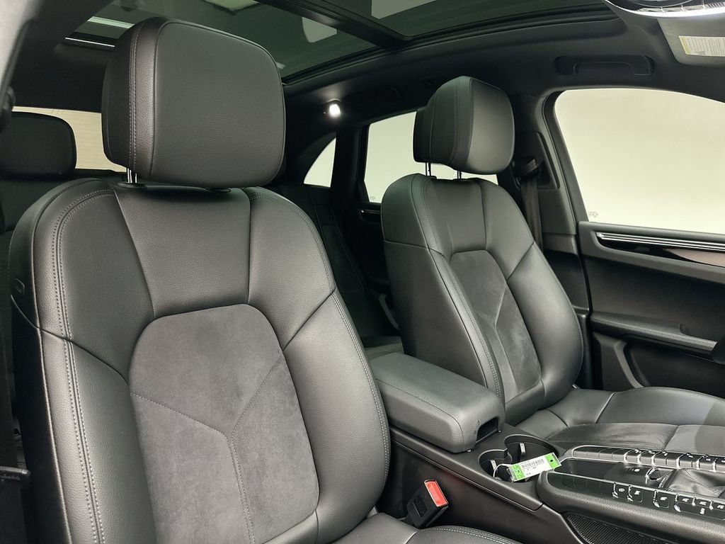 Used 2021 Porsche Macan w/ Driver Memory Package AWD/4WD image 6