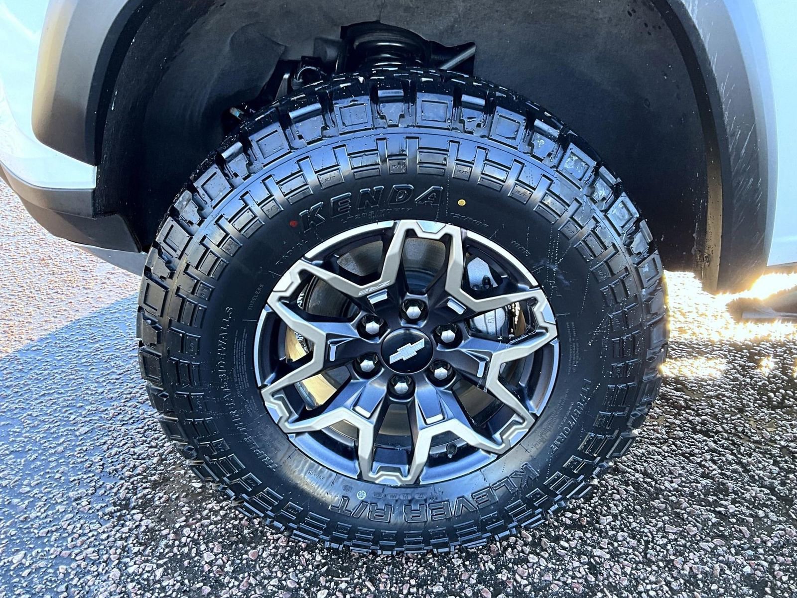 Used 2024 Chevrolet Colorado ZR2 w/ Technology Package image 22