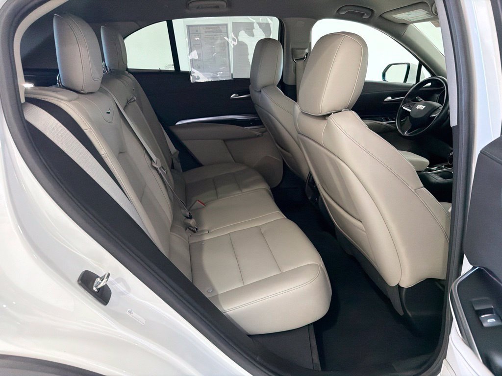 Used 2022 Cadillac XT4 Luxury w/ Driver Awareness Package FWD image 22