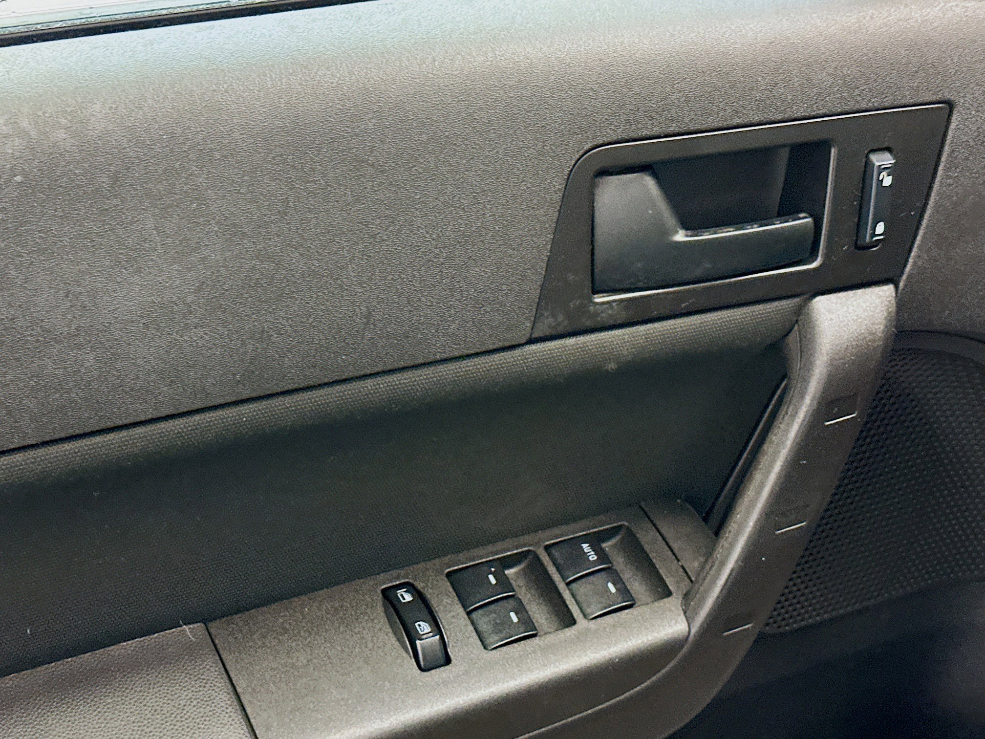 Used 2009 Ford Focus SE FWD image 15