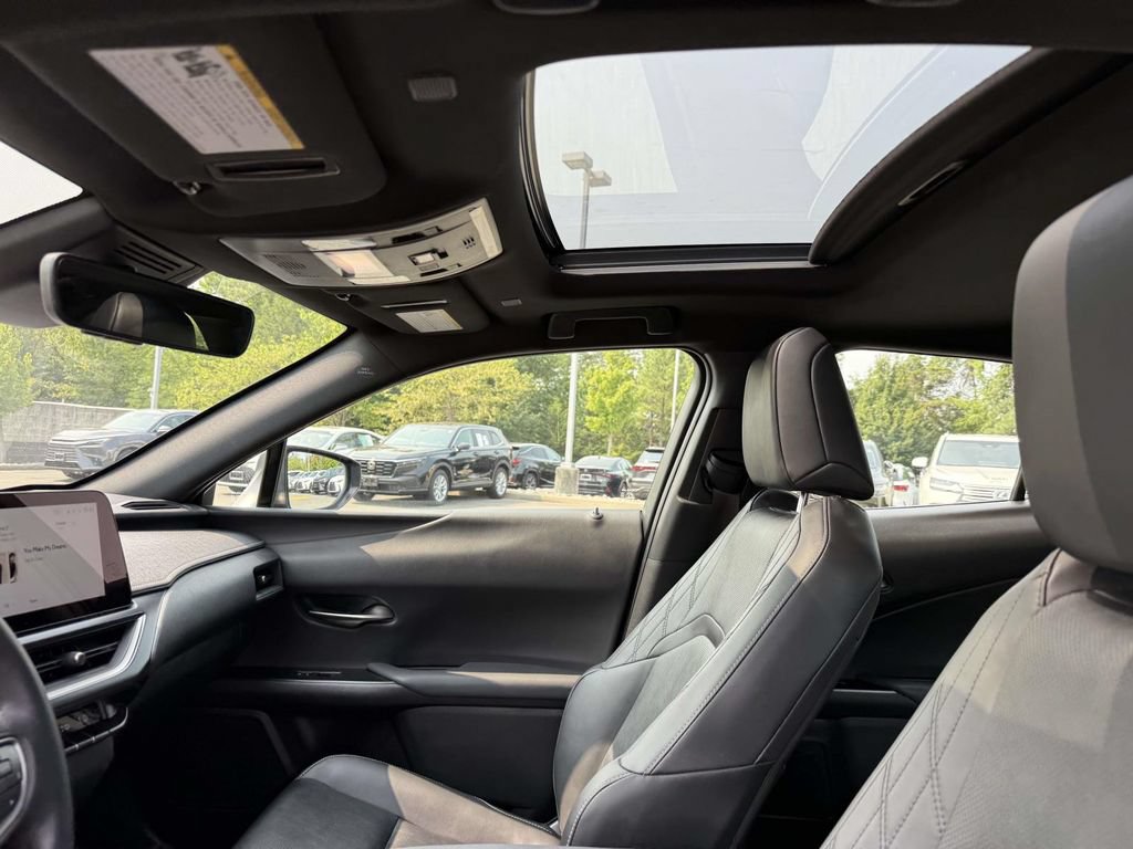 Used 2025 Lexus UX 300h AWD w/ Accessory Package (Z1) image 21
