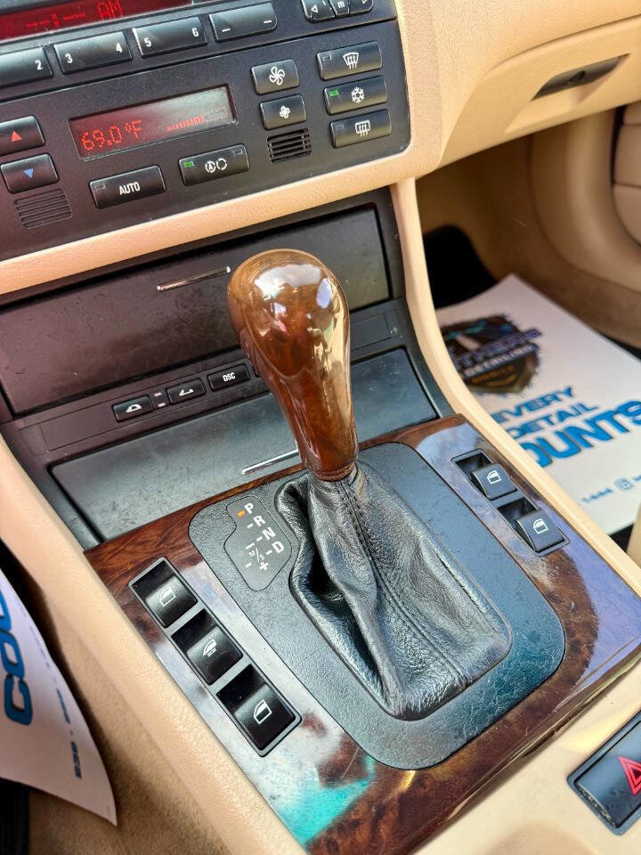 Used 2005 BMW 330Ci Convertible image 19