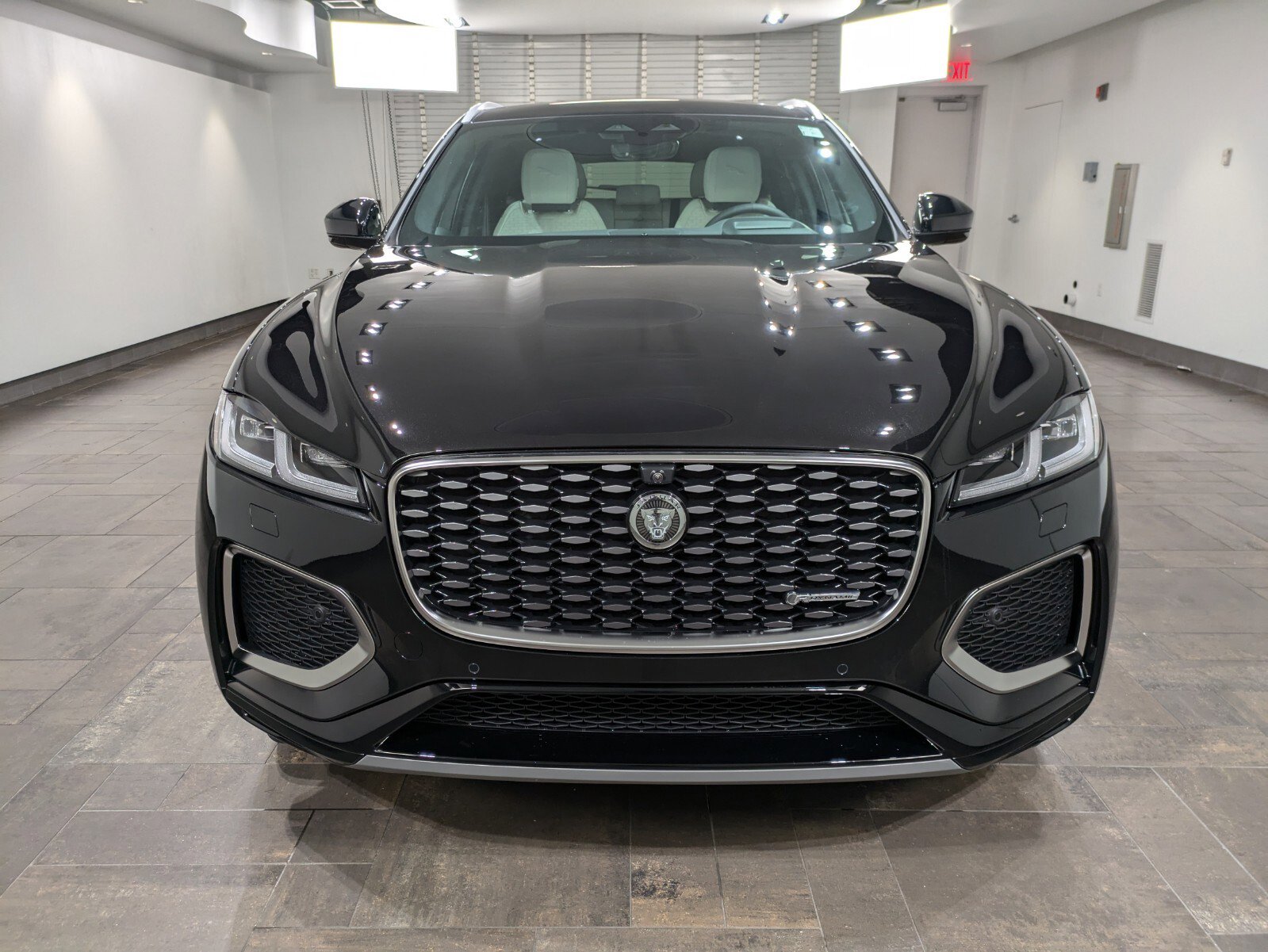 Used 2025 Jaguar F-PACE R-Dynamic S image 2