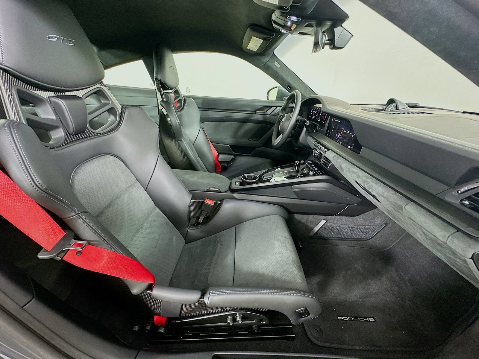 Used 2026 Porsche 911 Carrera GTS RWD image 40