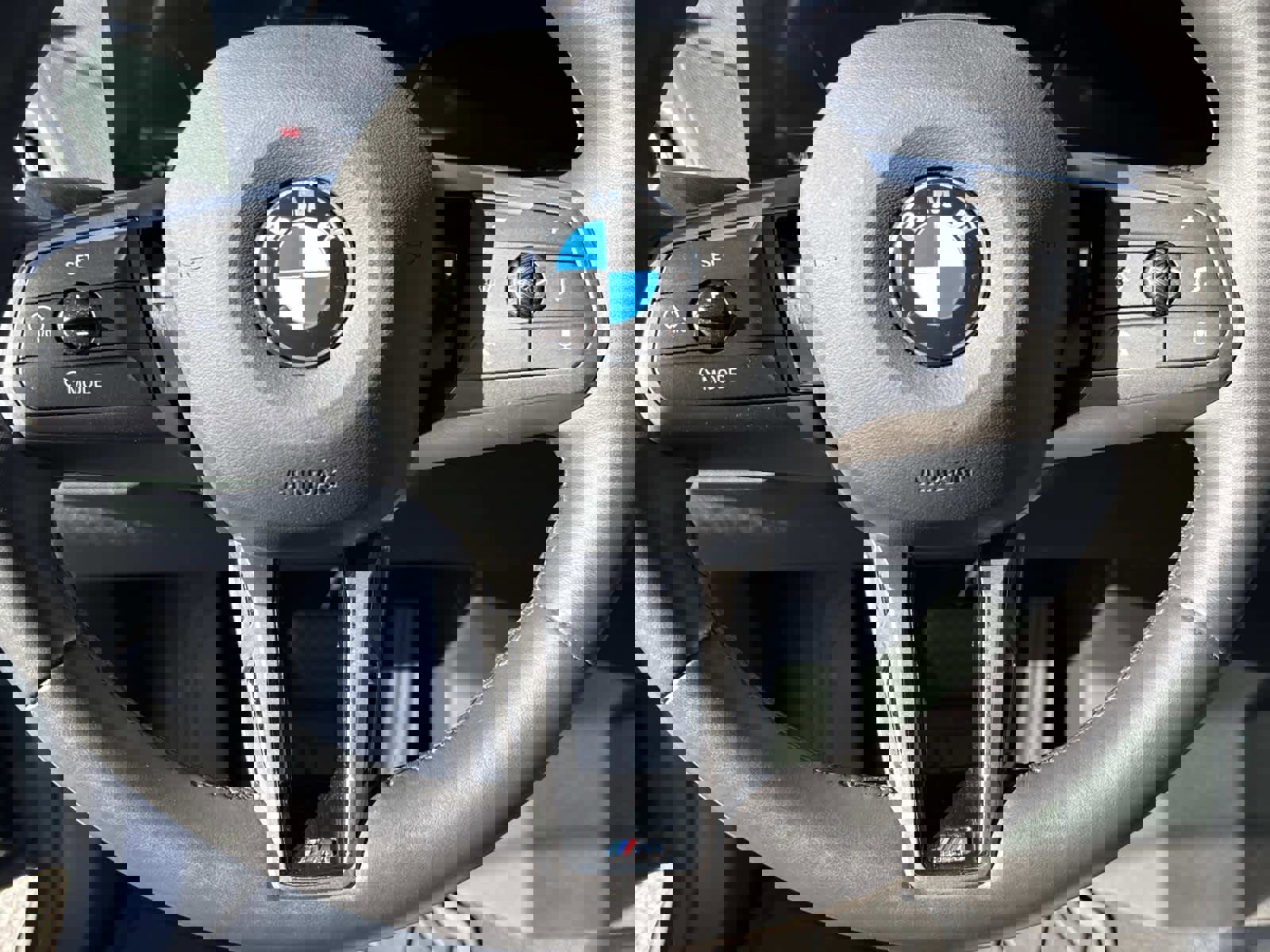 Used 2025 BMW iX xDrive50 w/ Premium Package image 18