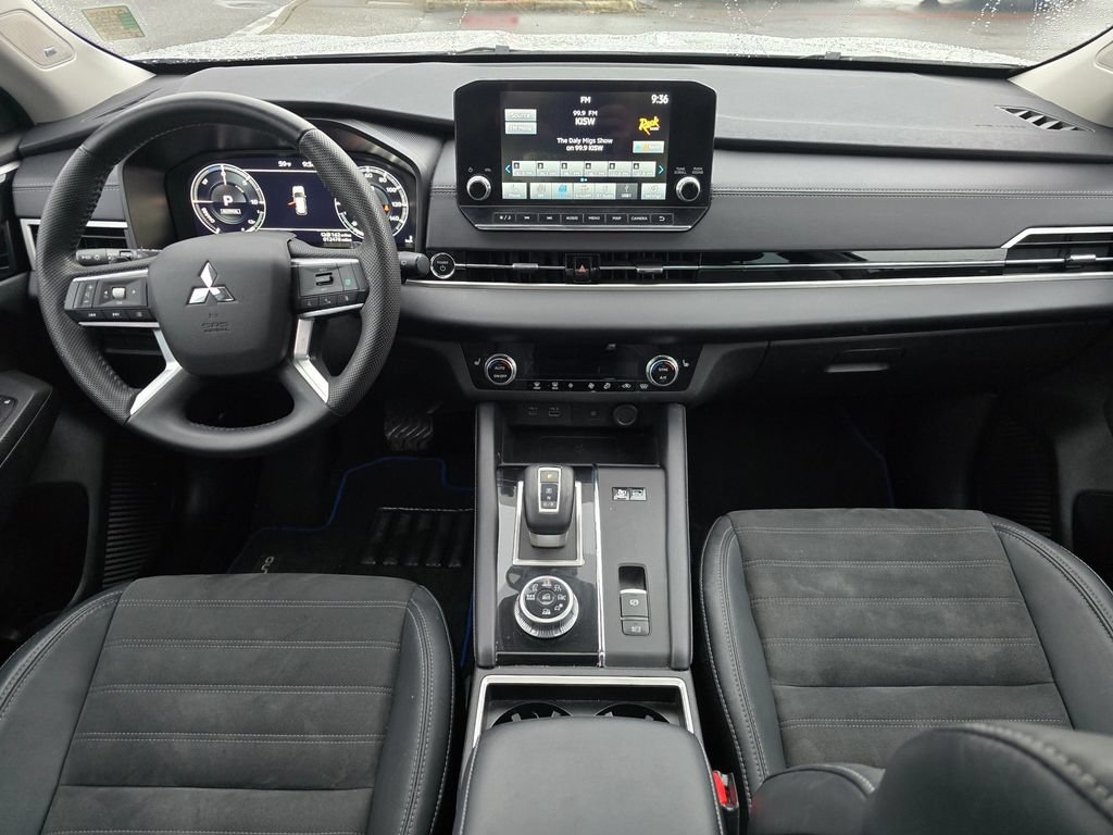 Used 2023 Mitsubishi Outlander 4WD Plug-In Hybrid image 14