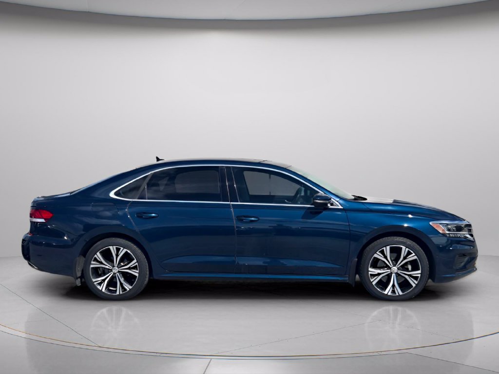 Used 2020 Volkswagen Passat 2.0T SEL FWD image 3
