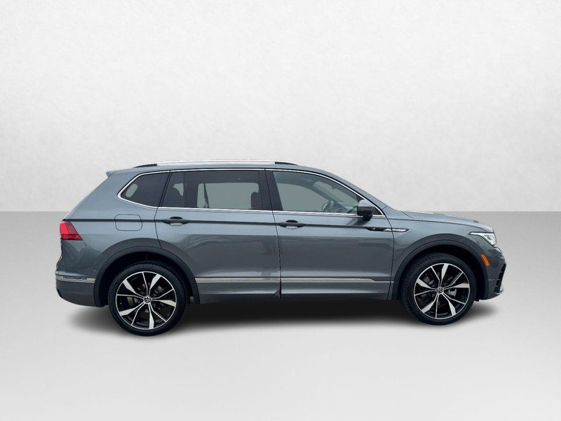 Used 2023 Volkswagen Tiguan SEL R-Line AWD/4WD image 4
