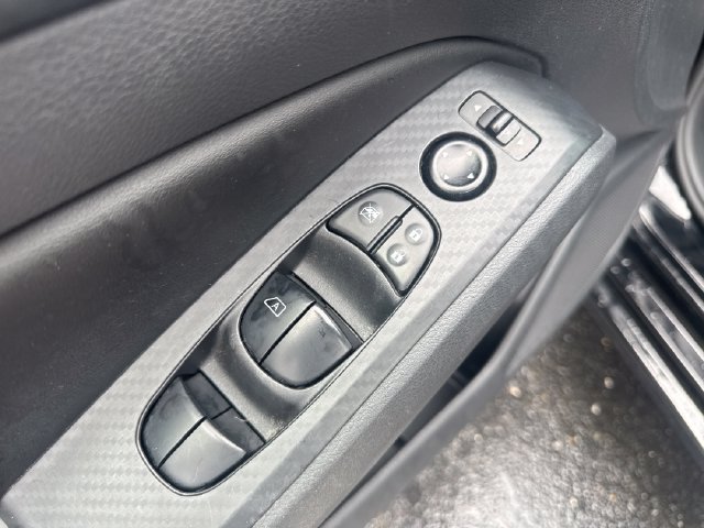 Used 2025 Nissan Altima 2.5 SV AWD/4WD image 13