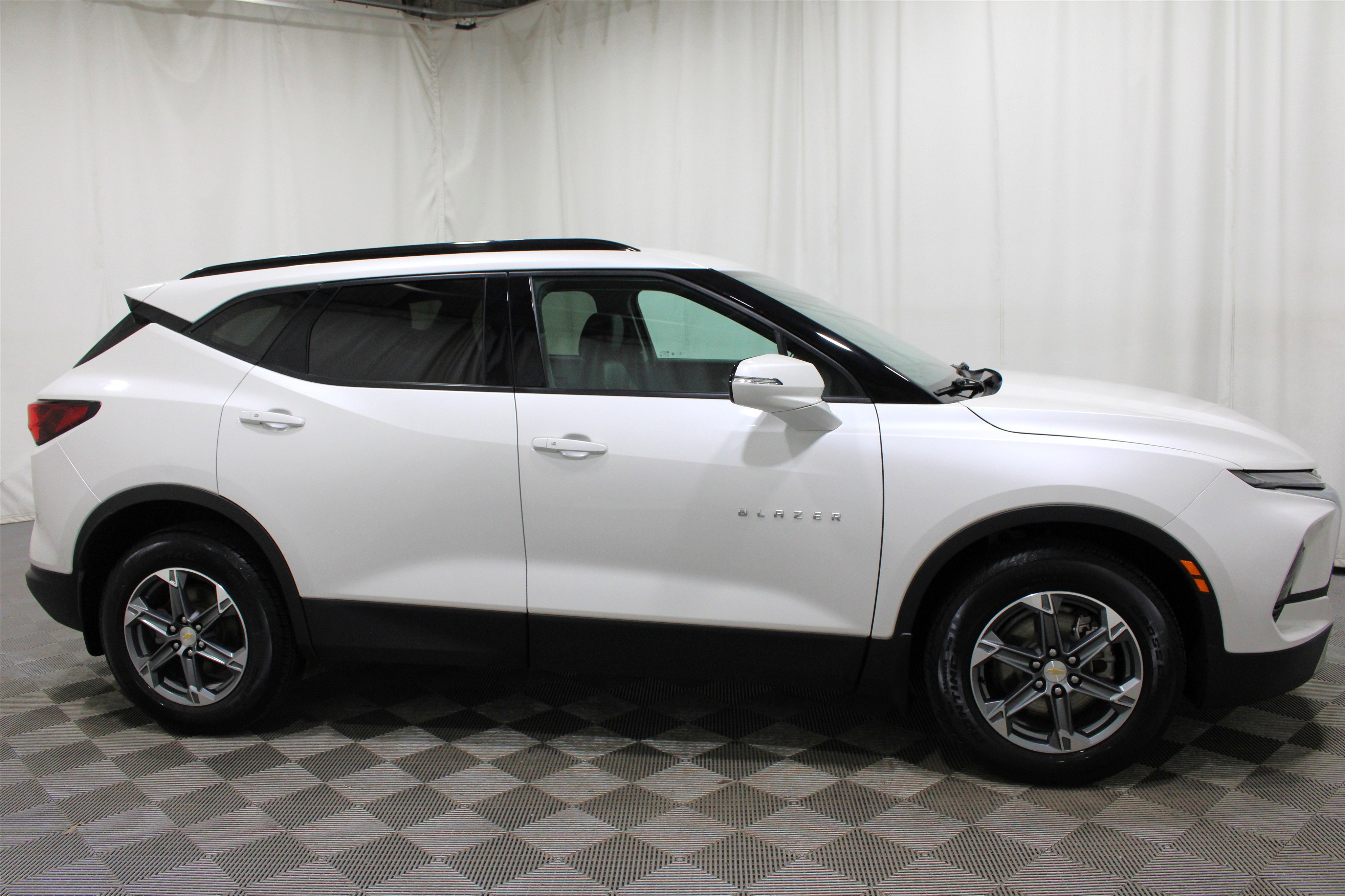 Used 2023 Chevrolet Blazer LT AWD/4WD image 30