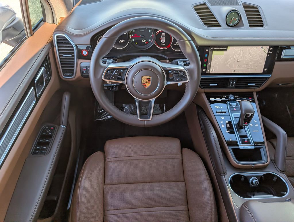 Used 2023 Porsche Cayenne Platinum Edition image 26