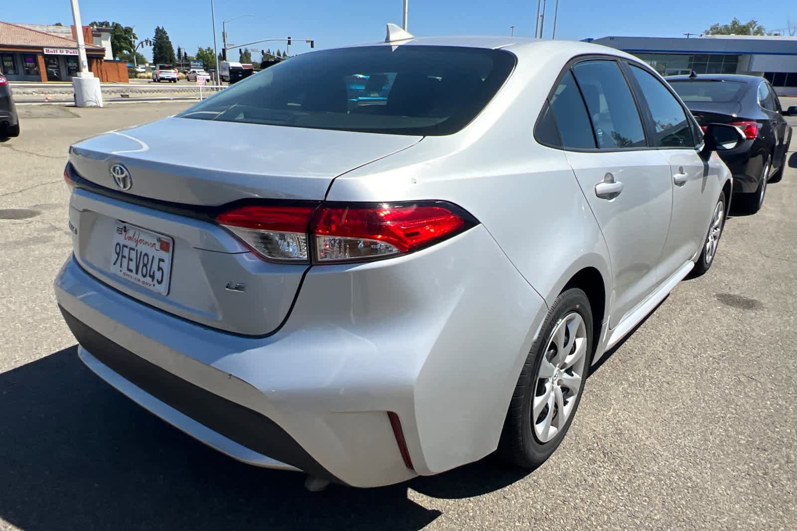 Used 2021 Toyota Corolla LE FWD image 4