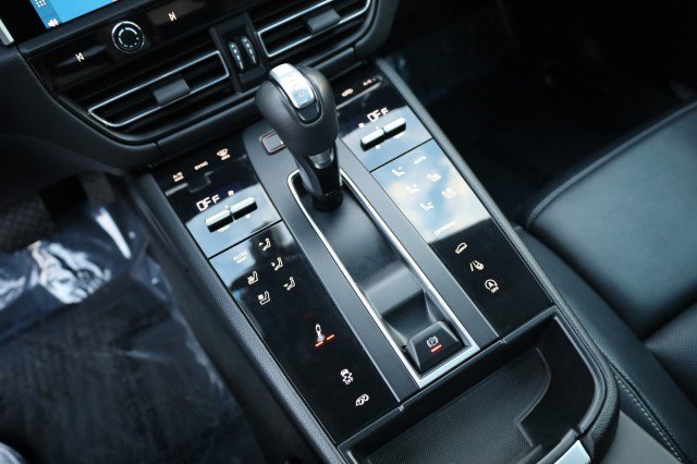 Used 2023 Porsche Macan S image 37