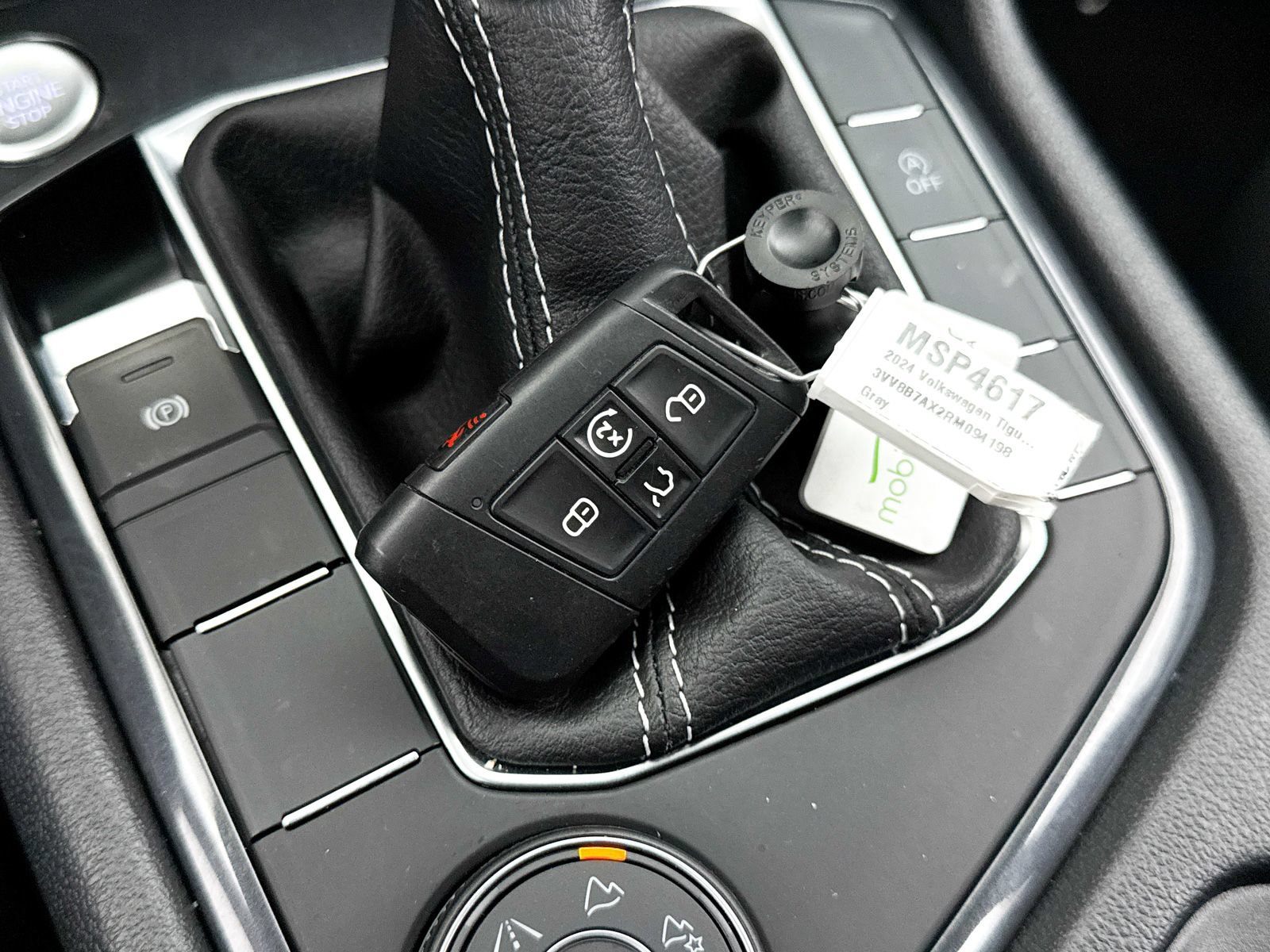 Used 2024 Volkswagen Tiguan SE R-Line AWD/4WD image 38