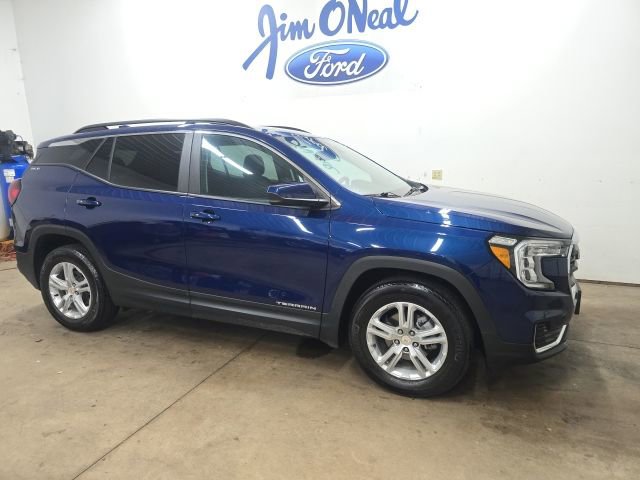 Used 2023 GMC Terrain SLE w/ Driver Convenience Package image 1