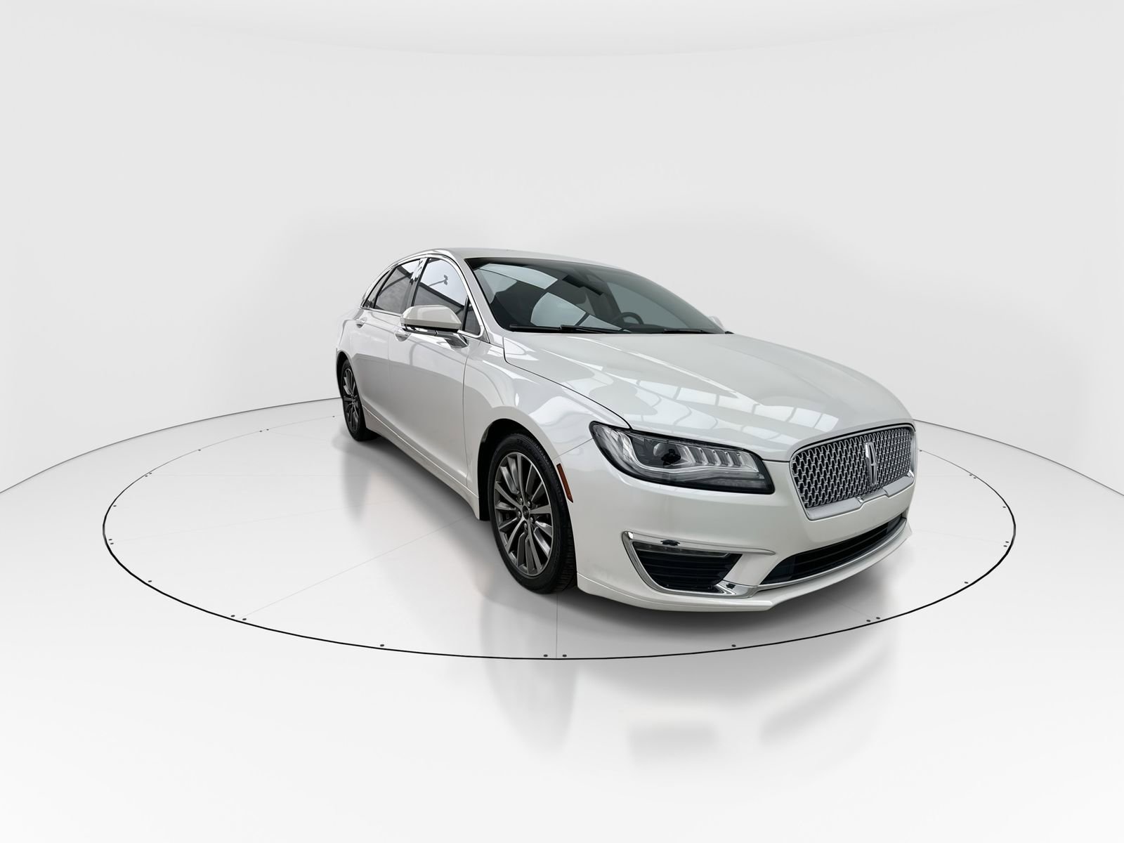 Used 2019 Lincoln MKZ Reserve image 2