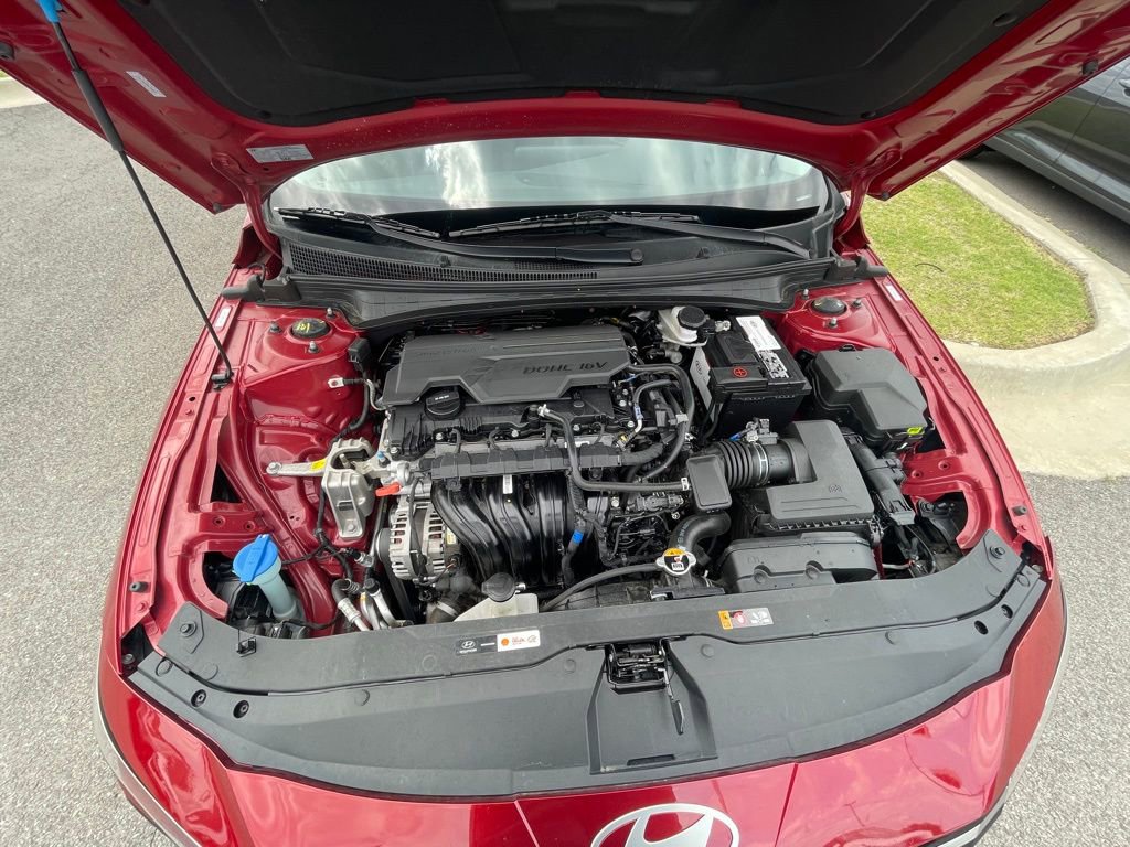 Used 2024 Hyundai Elantra Limited FWD image 32