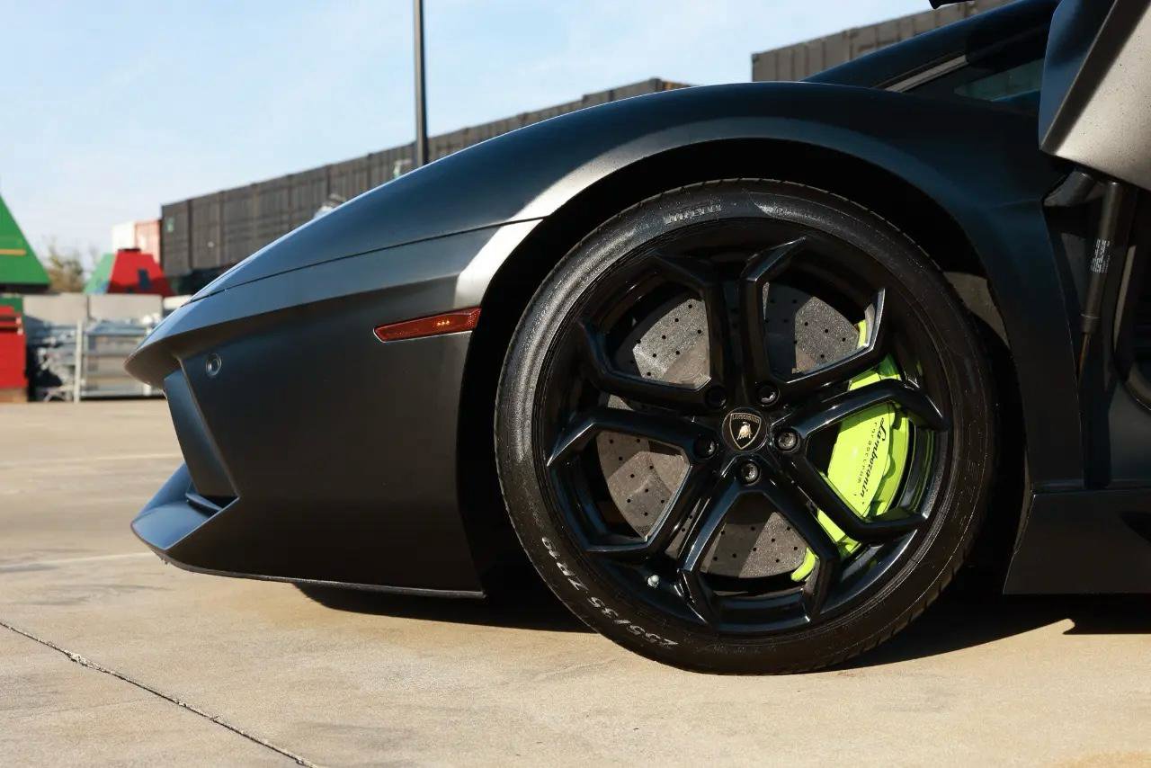 Used 2012 Lamborghini Aventador LP 700-4 image 20