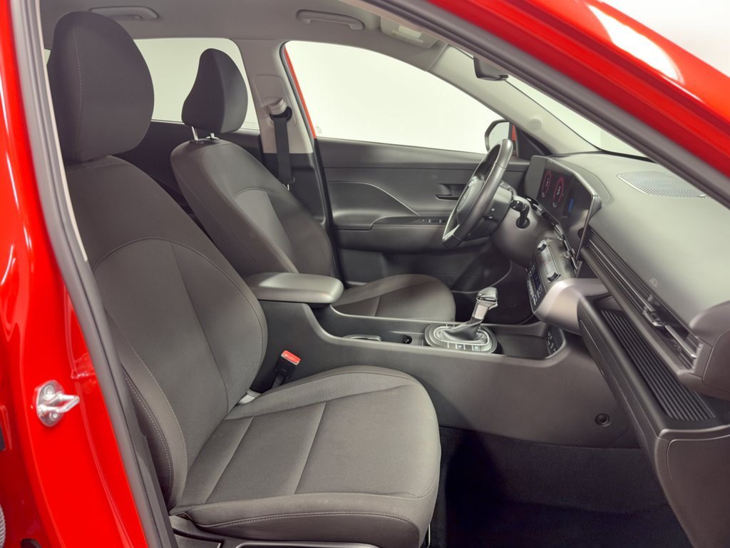 Used 2025 Hyundai Kona SEL AWD/4WD image 30