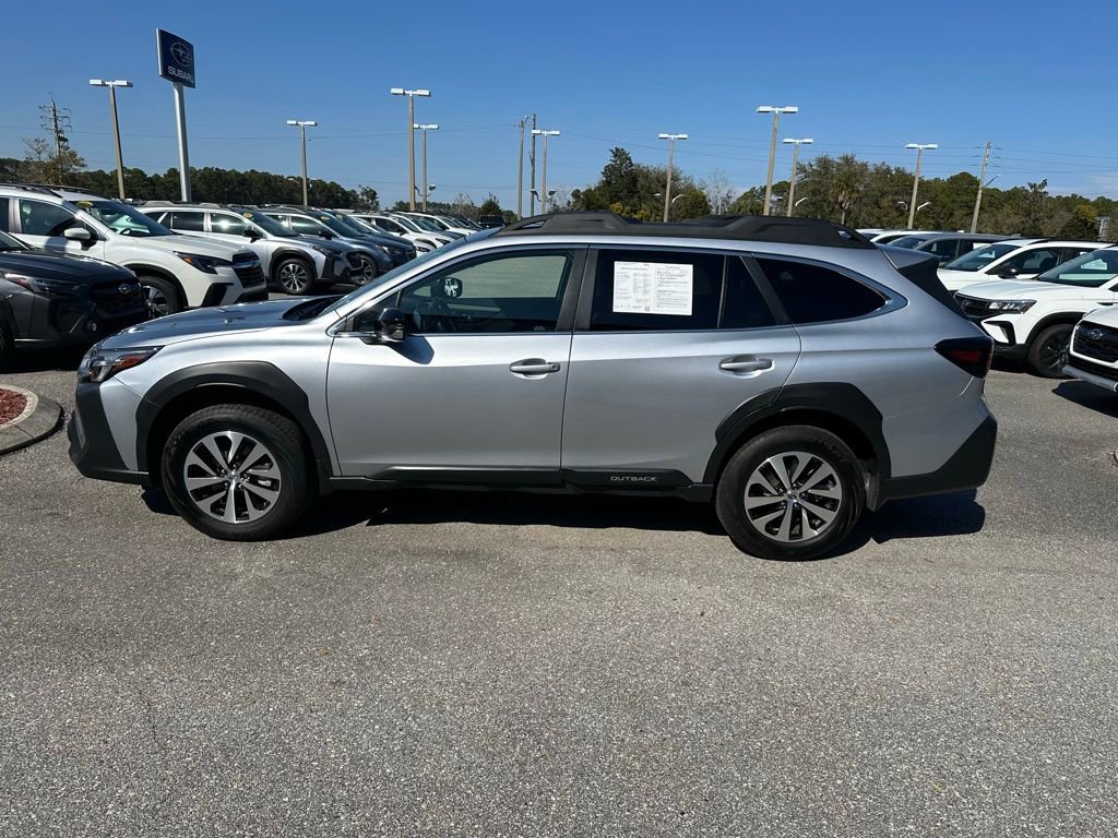 Used 2025 Subaru Outback Premium image 12