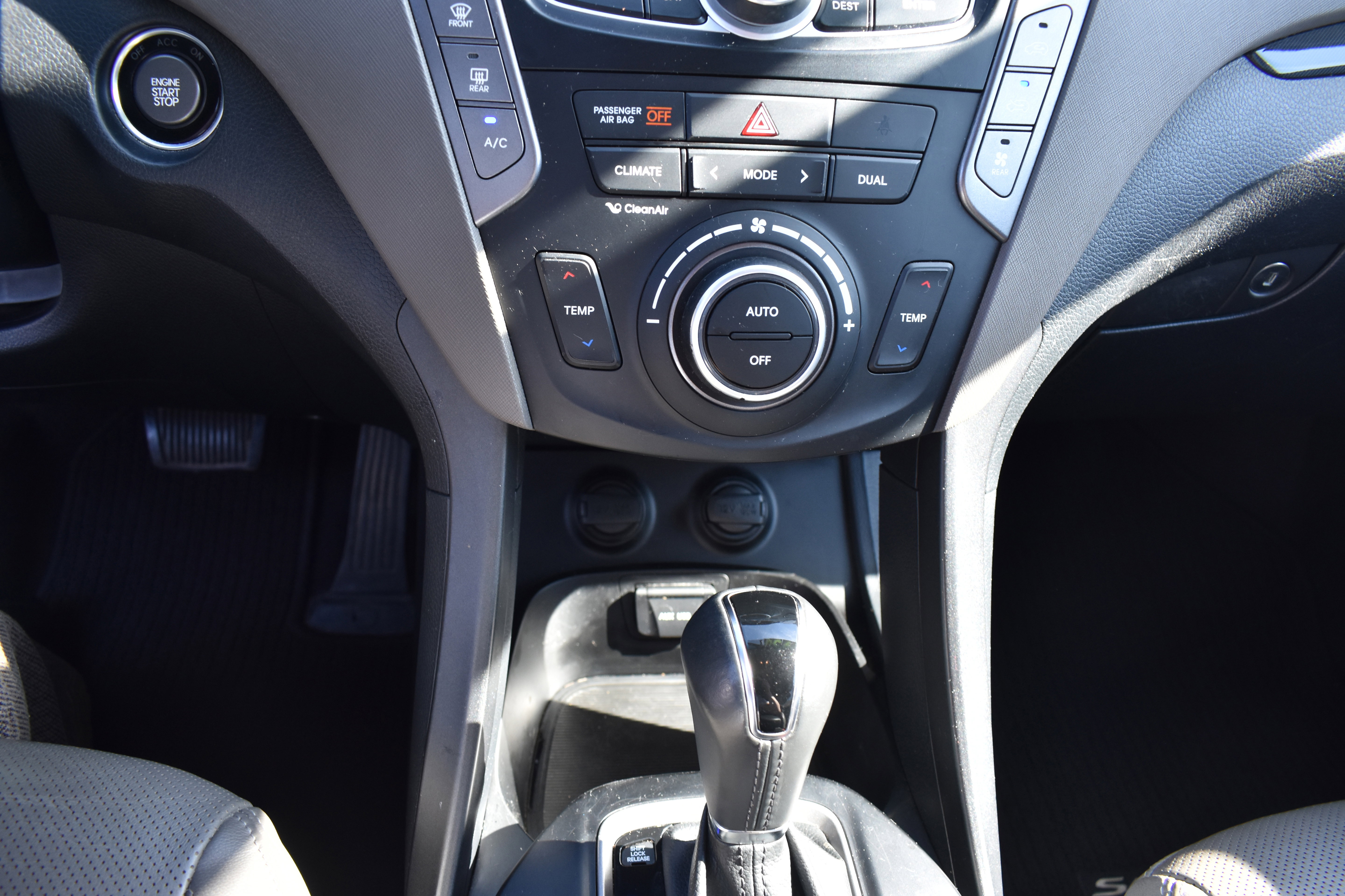 Used 2016 Hyundai Santa Fe Limited w/ Option Group 04 image 21