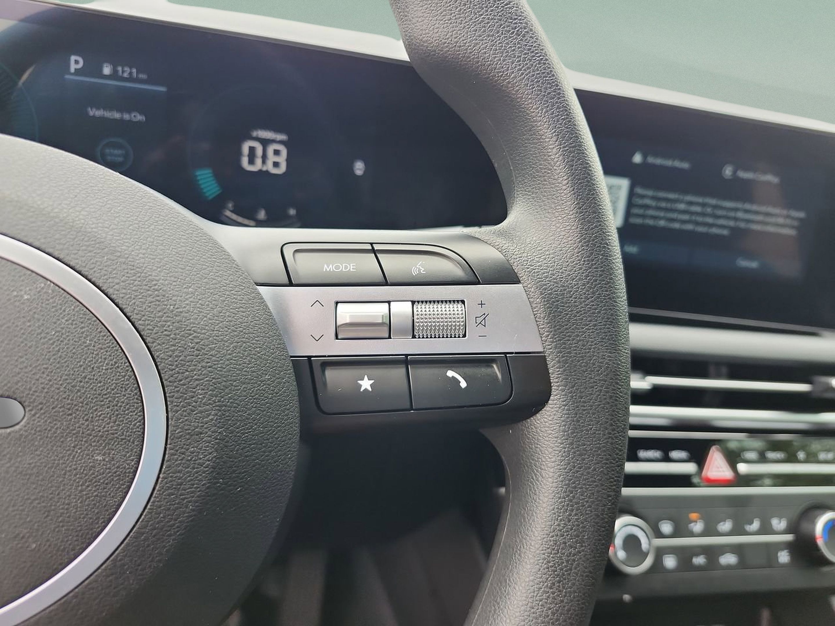 Certified 2025 Hyundai Santa Cruz SE FWD image 25