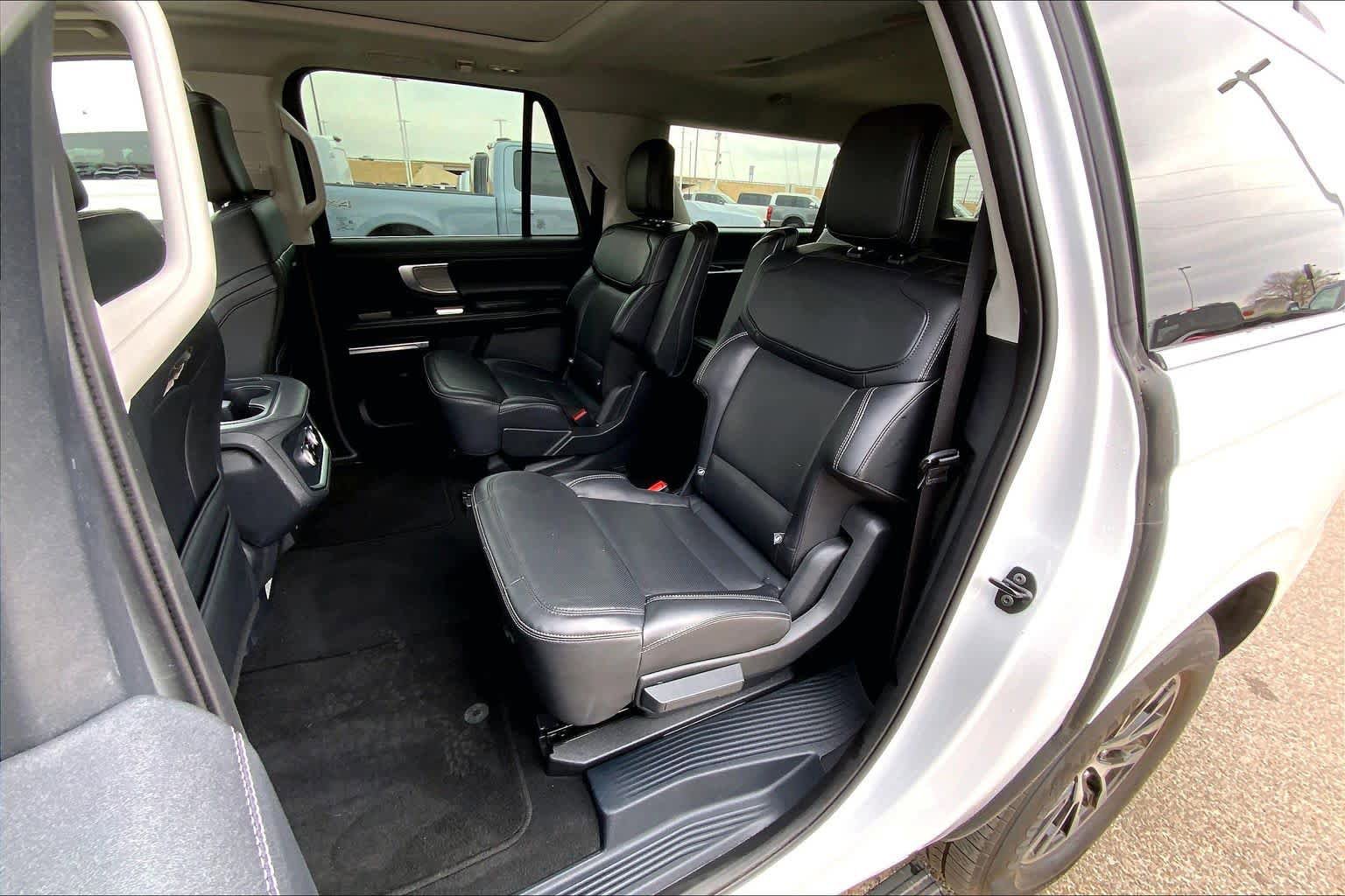 Used 2025 Ford Expedition Max Platinum AWD/4WD image 40